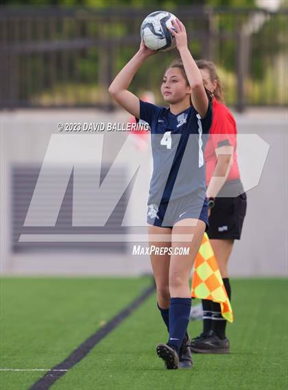 Thumbnail 1 in Reedy vs. Wakeland (UIL Regional Quarterfinal Playoff) photogallery.