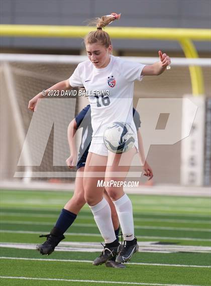 Thumbnail 3 in Reedy vs. Wakeland (UIL Regional Quarterfinal Playoff) photogallery.