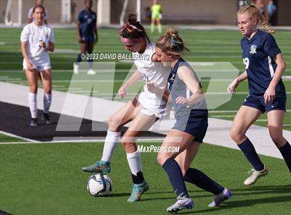 Thumbnail 3 in Reedy vs. Wakeland (UIL Regional Quarterfinal Playoff) photogallery.