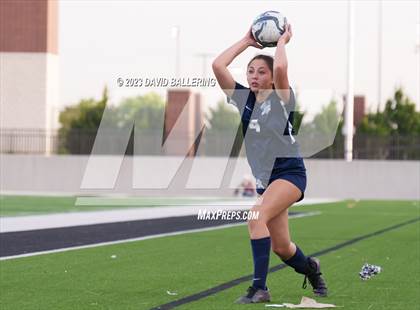 Thumbnail 2 in Reedy vs. Wakeland (UIL Regional Quarterfinal Playoff) photogallery.
