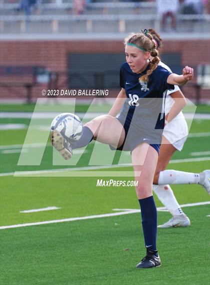 Thumbnail 3 in Reedy vs. Wakeland (UIL Regional Quarterfinal Playoff) photogallery.