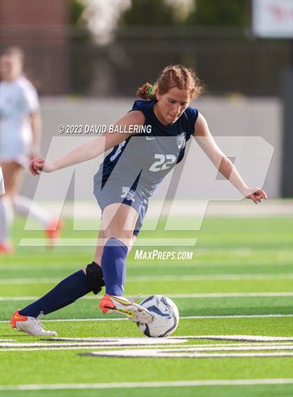 Thumbnail 3 in Reedy vs. Wakeland (UIL Regional Quarterfinal Playoff) photogallery.