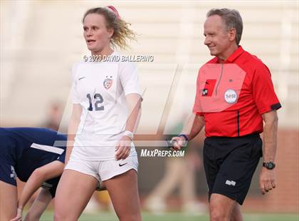 Thumbnail 2 in Reedy vs. Wakeland (UIL Regional Quarterfinal Playoff) photogallery.