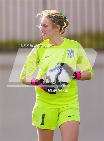 Thumbnail 3 in Reedy vs. Wakeland (UIL Regional Quarterfinal Playoff) photogallery.