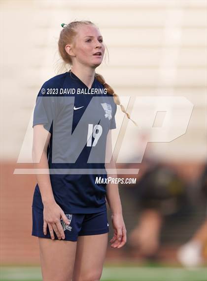 Thumbnail 3 in Reedy vs. Wakeland (UIL Regional Quarterfinal Playoff) photogallery.