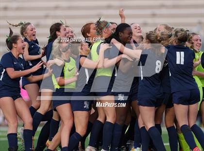 Thumbnail 1 in Reedy vs. Wakeland (UIL Regional Quarterfinal Playoff) photogallery.