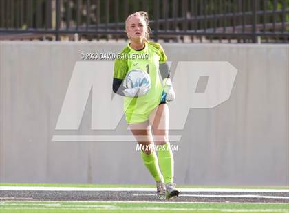 Thumbnail 3 in Reedy vs. Wakeland (UIL Regional Quarterfinal Playoff) photogallery.