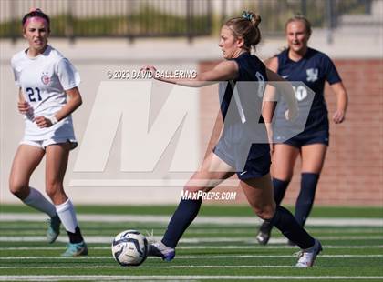 Thumbnail 2 in Reedy vs. Wakeland (UIL Regional Quarterfinal Playoff) photogallery.