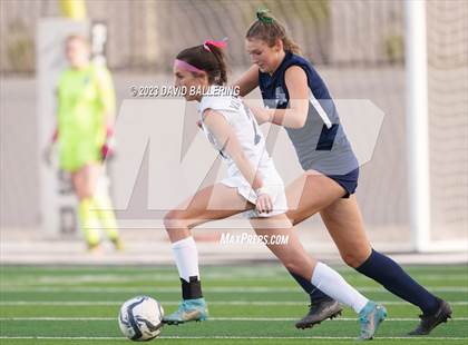 Thumbnail 1 in Reedy vs. Wakeland (UIL Regional Quarterfinal Playoff) photogallery.