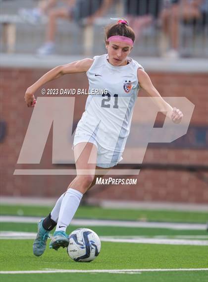 Thumbnail 2 in Reedy vs. Wakeland (UIL Regional Quarterfinal Playoff) photogallery.
