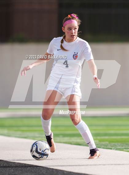 Thumbnail 1 in Reedy vs. Wakeland (UIL Regional Quarterfinal Playoff) photogallery.