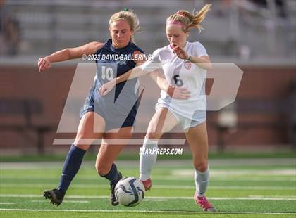 Thumbnail 1 in Reedy vs. Wakeland (UIL Regional Quarterfinal Playoff) photogallery.