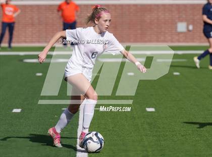 Thumbnail 2 in Reedy vs. Wakeland (UIL Regional Quarterfinal Playoff) photogallery.