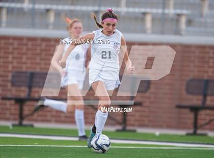 Thumbnail 3 in Reedy vs. Wakeland (UIL Regional Quarterfinal Playoff) photogallery.