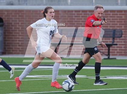 Thumbnail 2 in Reedy vs. Wakeland (UIL Regional Quarterfinal Playoff) photogallery.