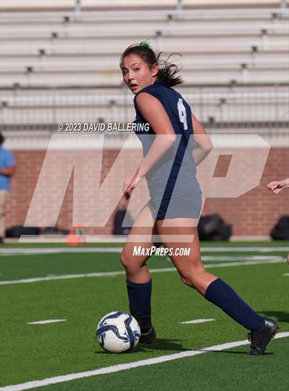 Thumbnail 2 in Reedy vs. Wakeland (UIL Regional Quarterfinal Playoff) photogallery.