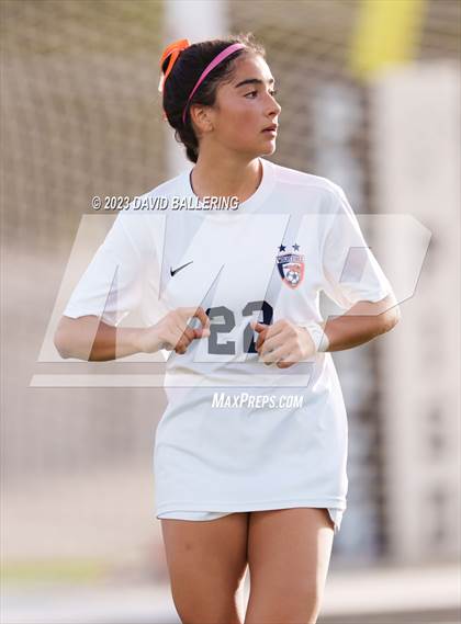 Thumbnail 3 in Reedy vs. Wakeland (UIL Regional Quarterfinal Playoff) photogallery.