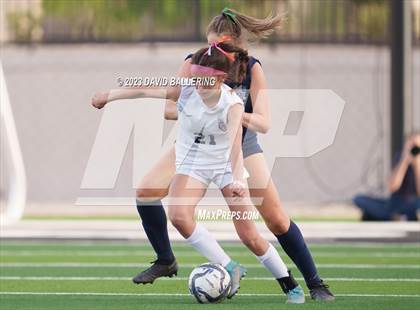 Thumbnail 3 in Reedy vs. Wakeland (UIL Regional Quarterfinal Playoff) photogallery.