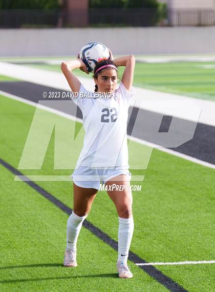 Thumbnail 3 in Reedy vs. Wakeland (UIL Regional Quarterfinal Playoff) photogallery.