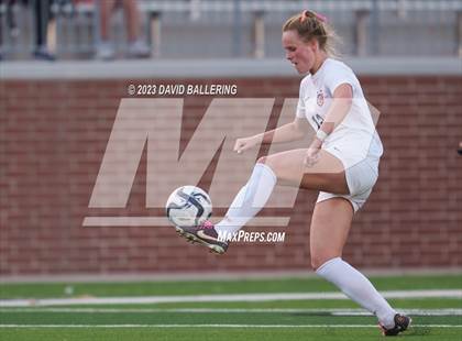 Thumbnail 1 in Reedy vs. Wakeland (UIL Regional Quarterfinal Playoff) photogallery.