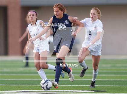 Thumbnail 2 in Reedy vs. Wakeland (UIL Regional Quarterfinal Playoff) photogallery.