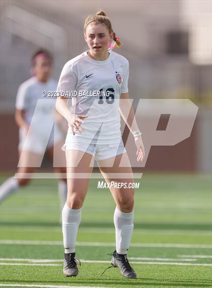 Thumbnail 3 in Reedy vs. Wakeland (UIL Regional Quarterfinal Playoff) photogallery.