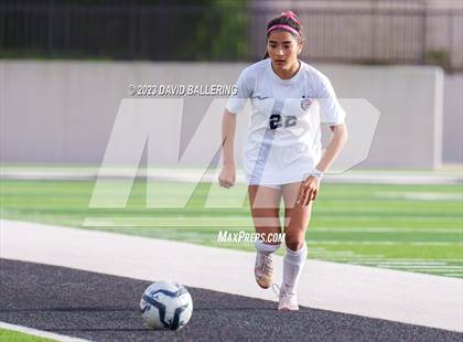 Thumbnail 2 in Reedy vs. Wakeland (UIL Regional Quarterfinal Playoff) photogallery.