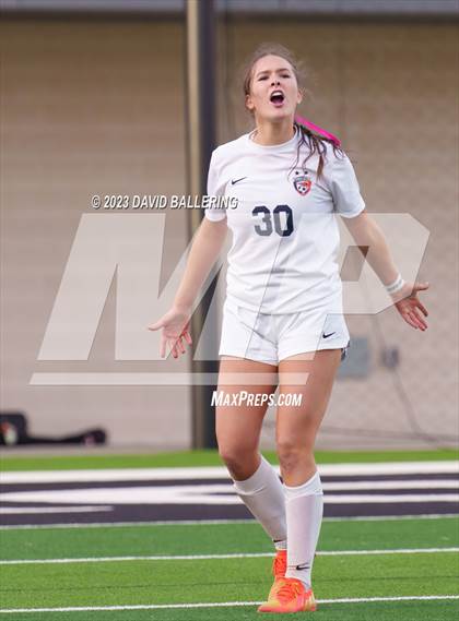 Thumbnail 1 in Reedy vs. Wakeland (UIL Regional Quarterfinal Playoff) photogallery.