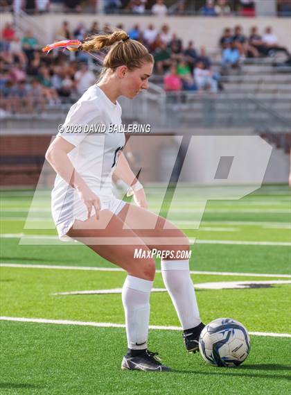 Thumbnail 3 in Reedy vs. Wakeland (UIL Regional Quarterfinal Playoff) photogallery.