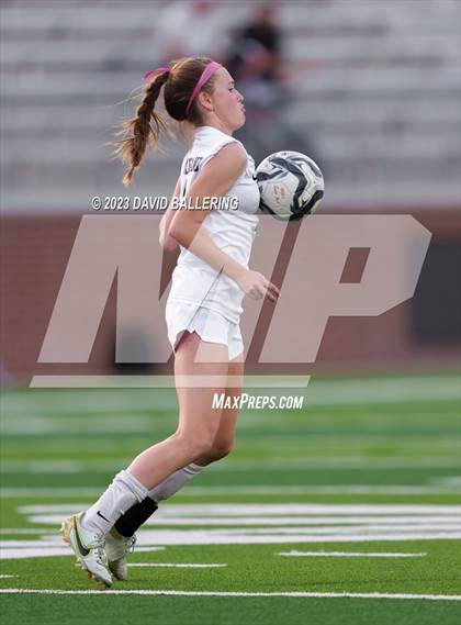 Thumbnail 2 in Reedy vs. Wakeland (UIL Regional Quarterfinal Playoff) photogallery.