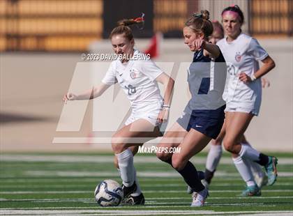 Thumbnail 2 in Reedy vs. Wakeland (UIL Regional Quarterfinal Playoff) photogallery.