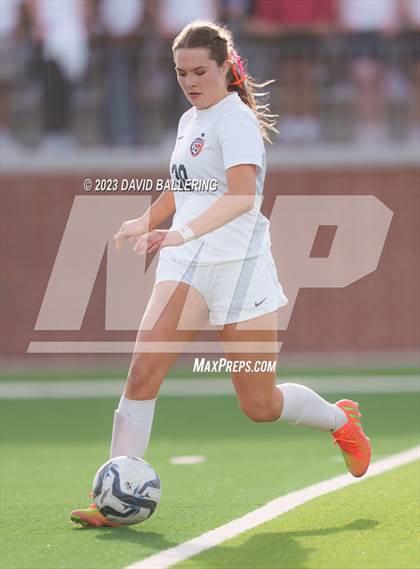 Thumbnail 3 in Reedy vs. Wakeland (UIL Regional Quarterfinal Playoff) photogallery.