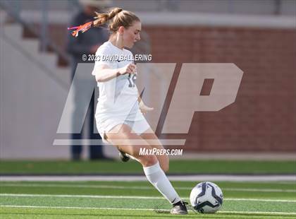 Thumbnail 1 in Reedy vs. Wakeland (UIL Regional Quarterfinal Playoff) photogallery.