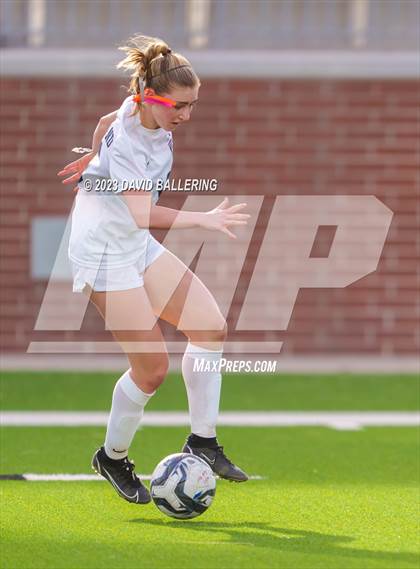 Thumbnail 2 in Reedy vs. Wakeland (UIL Regional Quarterfinal Playoff) photogallery.