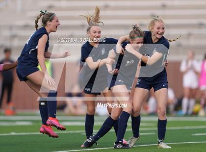 Thumbnail 3 in Reedy vs. Wakeland (UIL Regional Quarterfinal Playoff) photogallery.