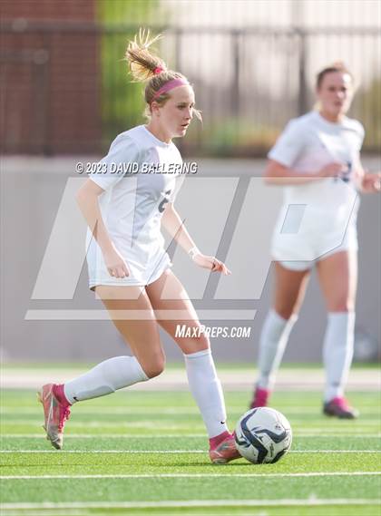 Thumbnail 3 in Reedy vs. Wakeland (UIL Regional Quarterfinal Playoff) photogallery.