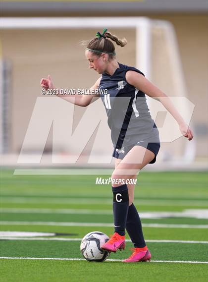 Thumbnail 3 in Reedy vs. Wakeland (UIL Regional Quarterfinal Playoff) photogallery.