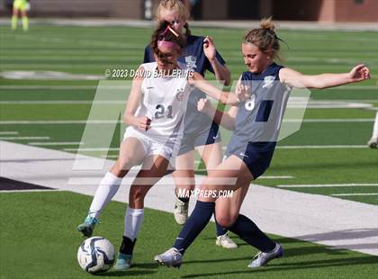 Thumbnail 1 in Reedy vs. Wakeland (UIL Regional Quarterfinal Playoff) photogallery.