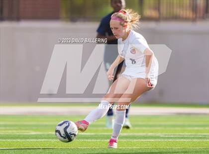 Thumbnail 1 in Reedy vs. Wakeland (UIL Regional Quarterfinal Playoff) photogallery.