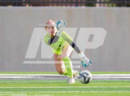 Thumbnail 2 in Reedy vs. Wakeland (UIL Regional Quarterfinal Playoff) photogallery.