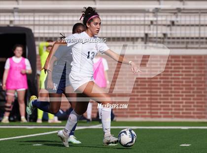 Thumbnail 1 in Reedy vs. Wakeland (UIL Regional Quarterfinal Playoff) photogallery.