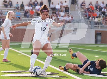 Thumbnail 3 in Reedy vs. Wakeland (UIL Regional Quarterfinal Playoff) photogallery.
