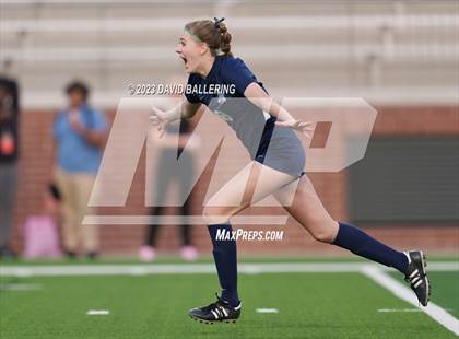 Thumbnail 1 in Reedy vs. Wakeland (UIL Regional Quarterfinal Playoff) photogallery.