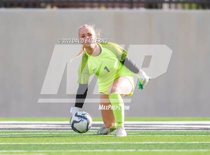 Thumbnail 3 in Reedy vs. Wakeland (UIL Regional Quarterfinal Playoff) photogallery.