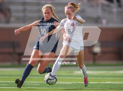 Thumbnail 2 in Reedy vs. Wakeland (UIL Regional Quarterfinal Playoff) photogallery.
