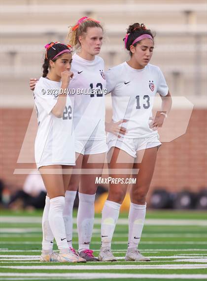 Thumbnail 1 in Reedy vs. Wakeland (UIL Regional Quarterfinal Playoff) photogallery.