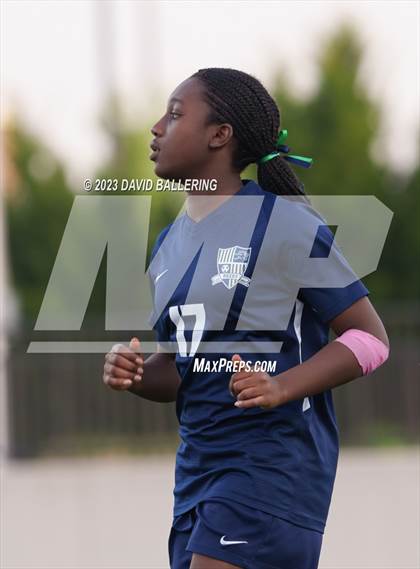 Thumbnail 2 in Reedy vs. Wakeland (UIL Regional Quarterfinal Playoff) photogallery.