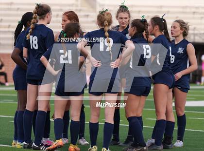 Thumbnail 1 in Reedy vs. Wakeland (UIL Regional Quarterfinal Playoff) photogallery.