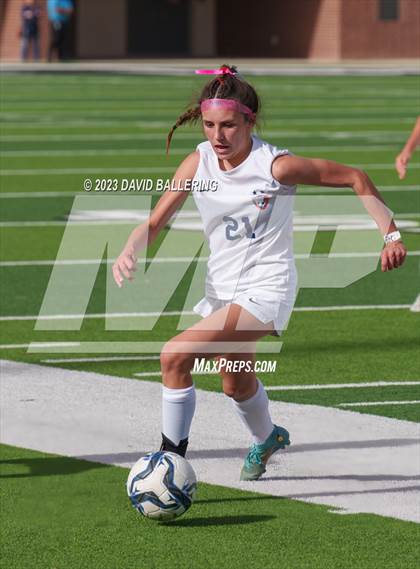 Thumbnail 2 in Reedy vs. Wakeland (UIL Regional Quarterfinal Playoff) photogallery.