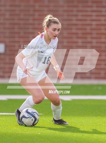Thumbnail 3 in Reedy vs. Wakeland (UIL Regional Quarterfinal Playoff) photogallery.